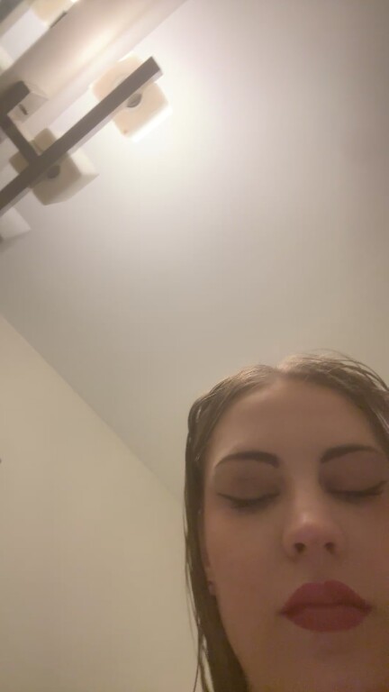 Elliepixiee's Streamate show and profile