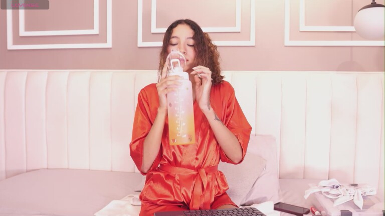 LolaaDream's Streamate show and profile