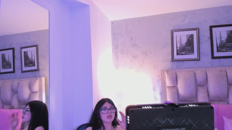 IsabellaaRossi's Streamate show and profile